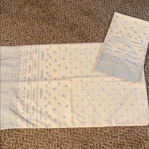 Set of 2 Sears Vintage Cream/Blue Pillowcases